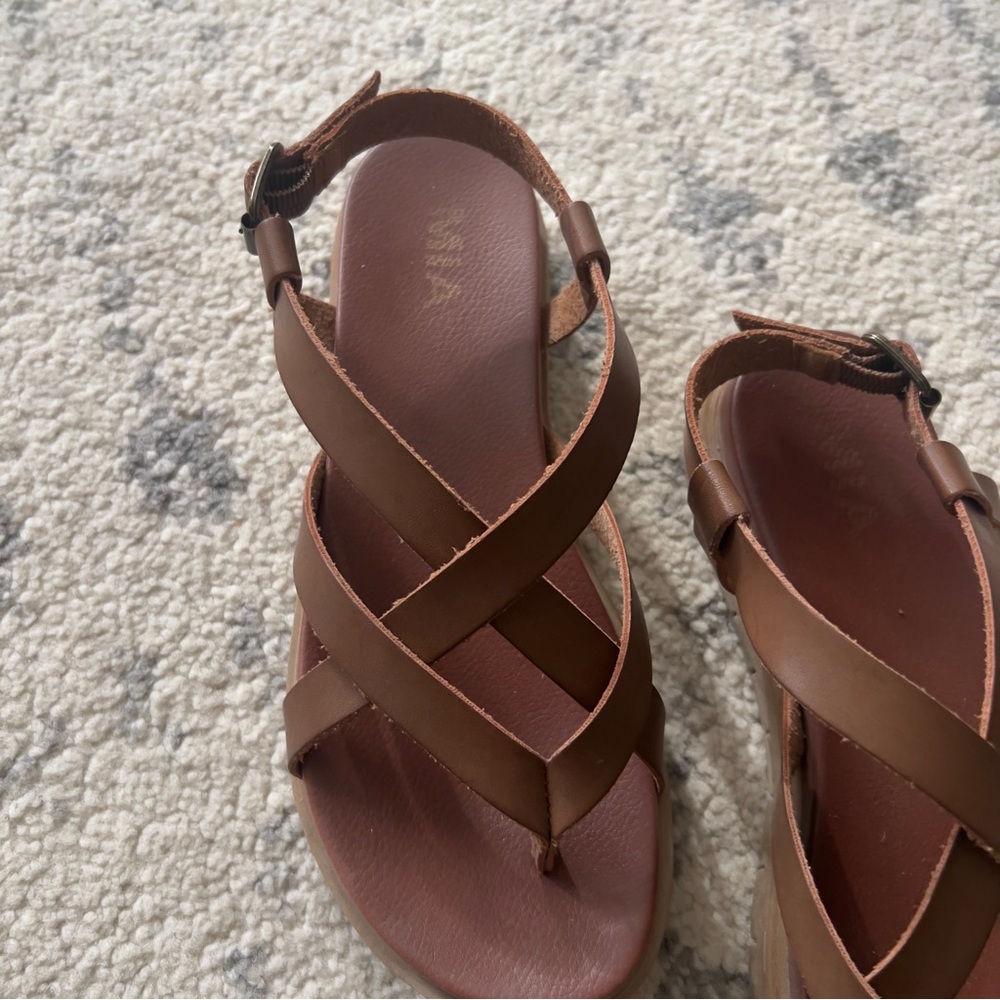 MIA Brown Sandals with Criss-Cross Straps - Picture 2 of 3